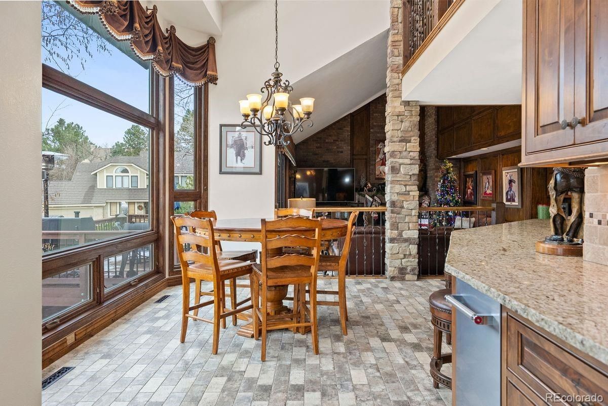 Chandelier, Dining room, Interior, Pendant Lights