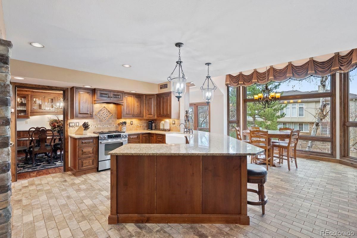 Chandelier, Dining room, Interior, Kitchen, Pendant Lights, Recessed Lighting, Stainless Steel Appliances