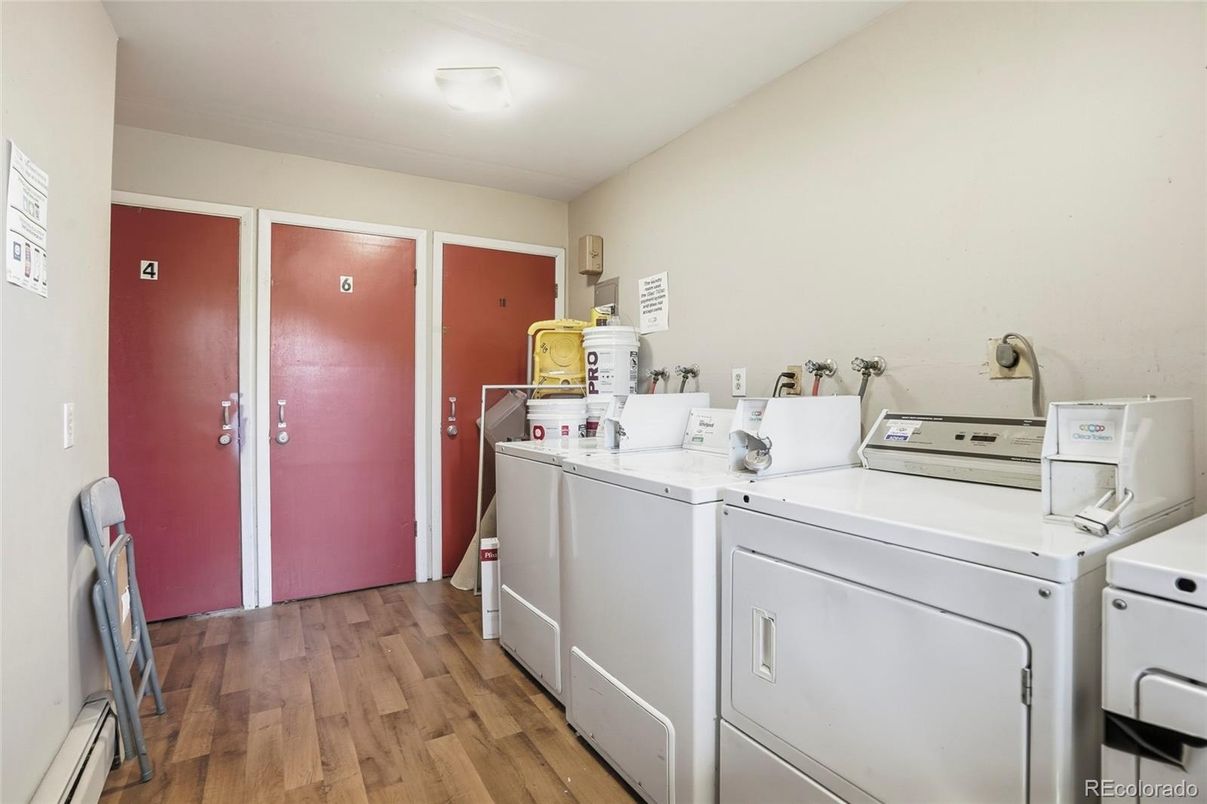 Interior, Washer, Wood Texture Flooring