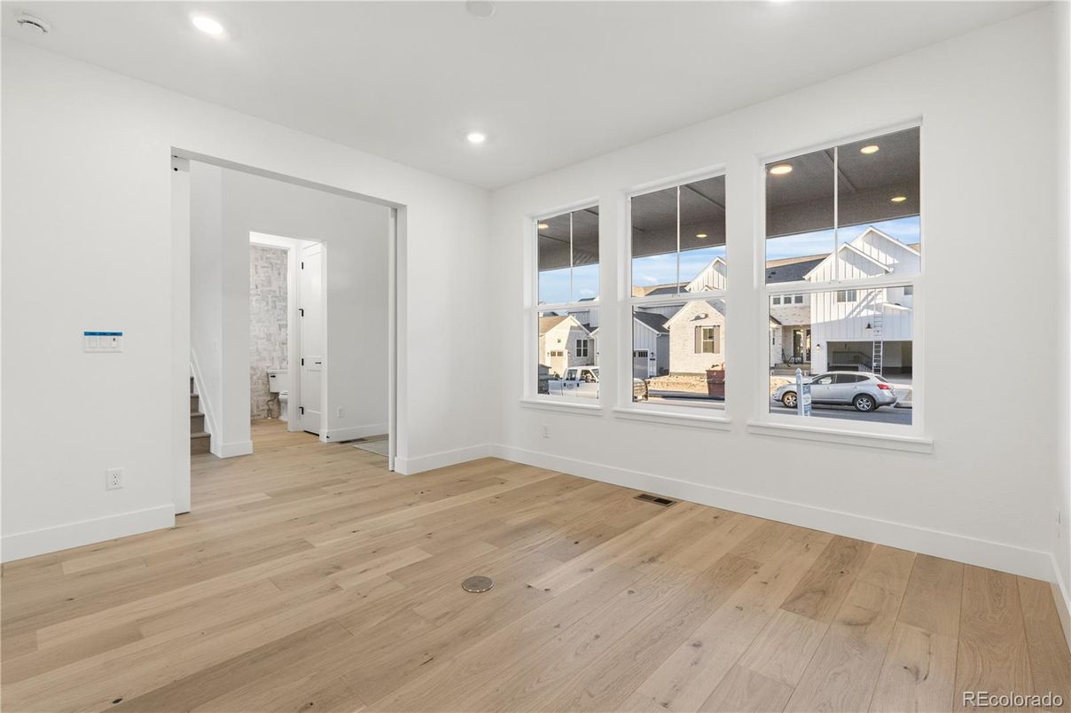 Empty room, Interior, Recessed Lighting, Wood Texture Flooring