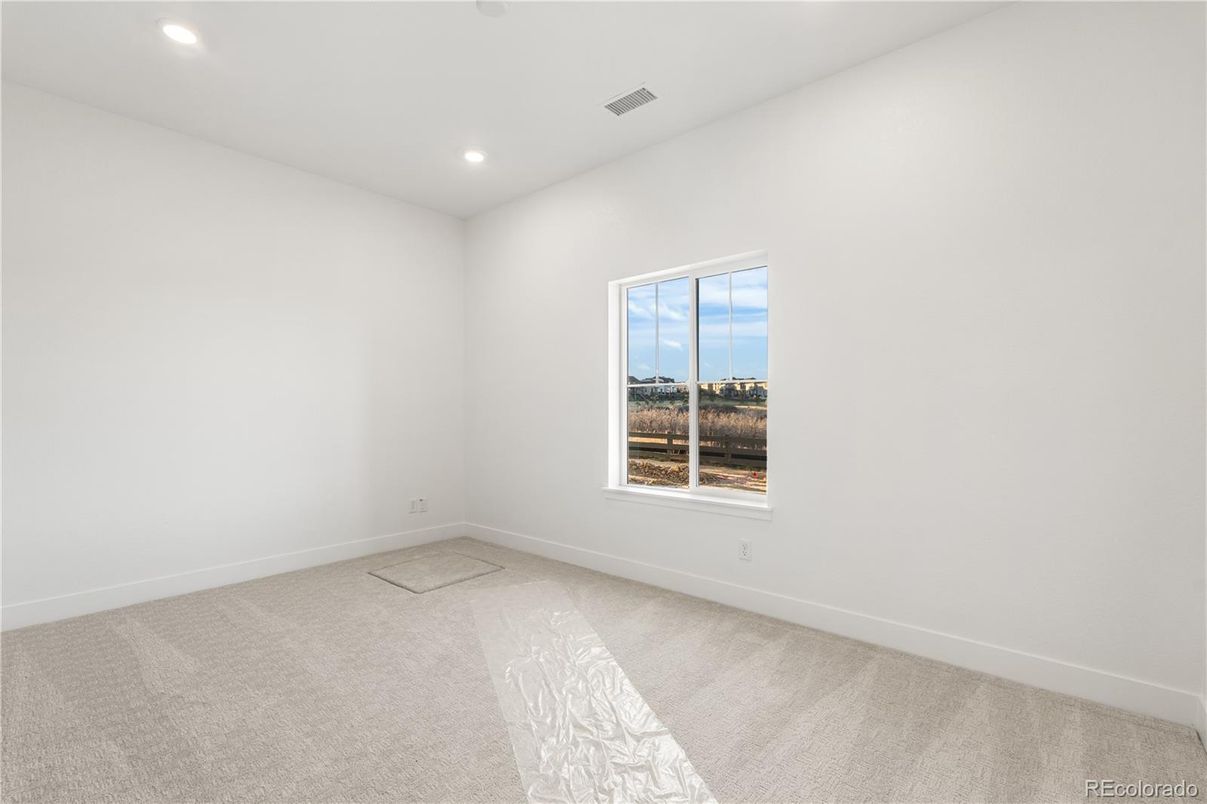 Empty room, Interior, Recessed Lighting