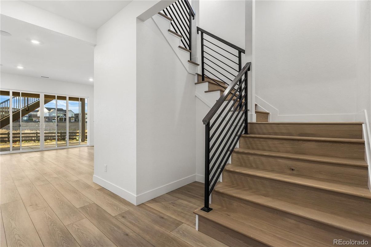 Interior, Recessed Lighting, Wood Texture Flooring