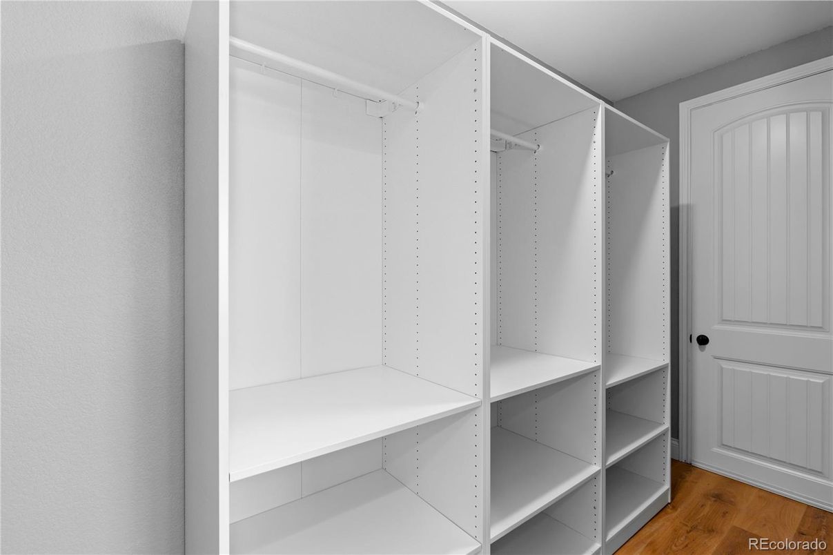 Interior, Walk-in Closets, Wood Texture Flooring