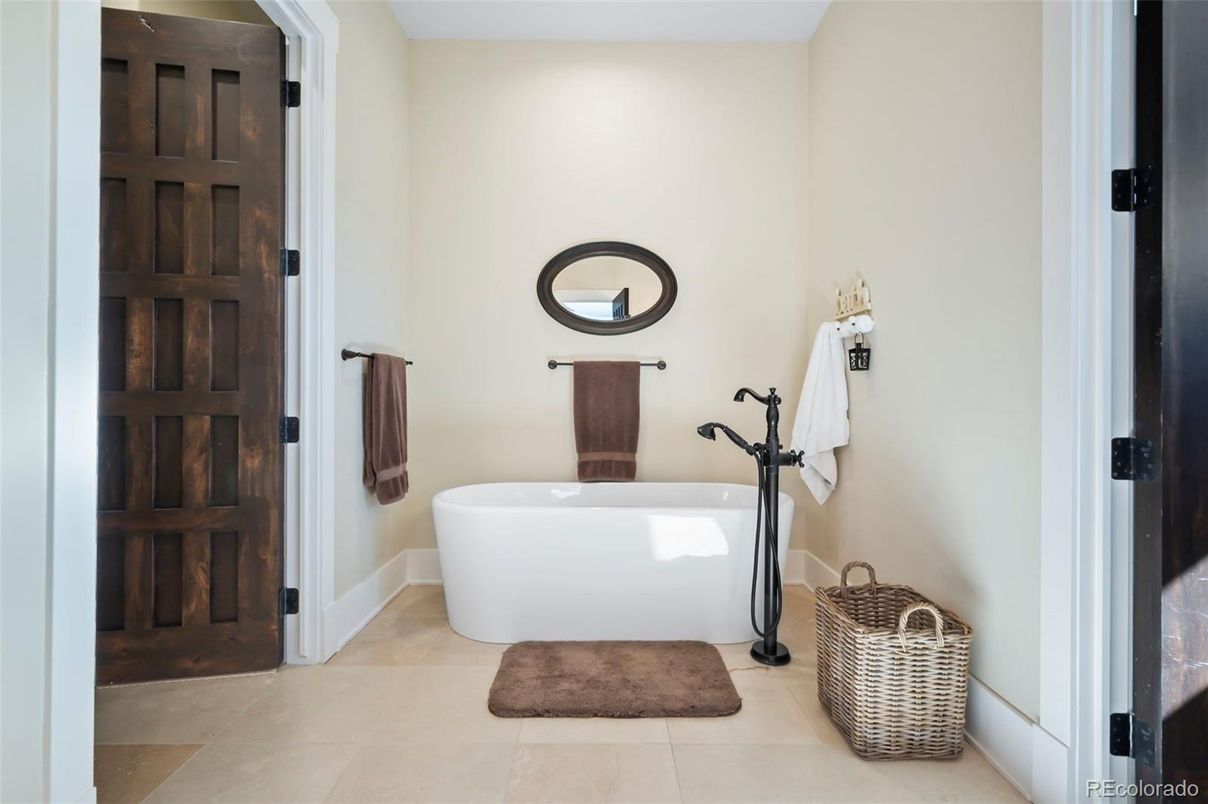 Bathroom, Free Standing Baths, Interior