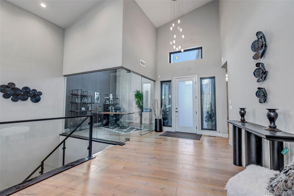 Interior, Pendant Lights, Recessed Lighting, Wood Texture Flooring