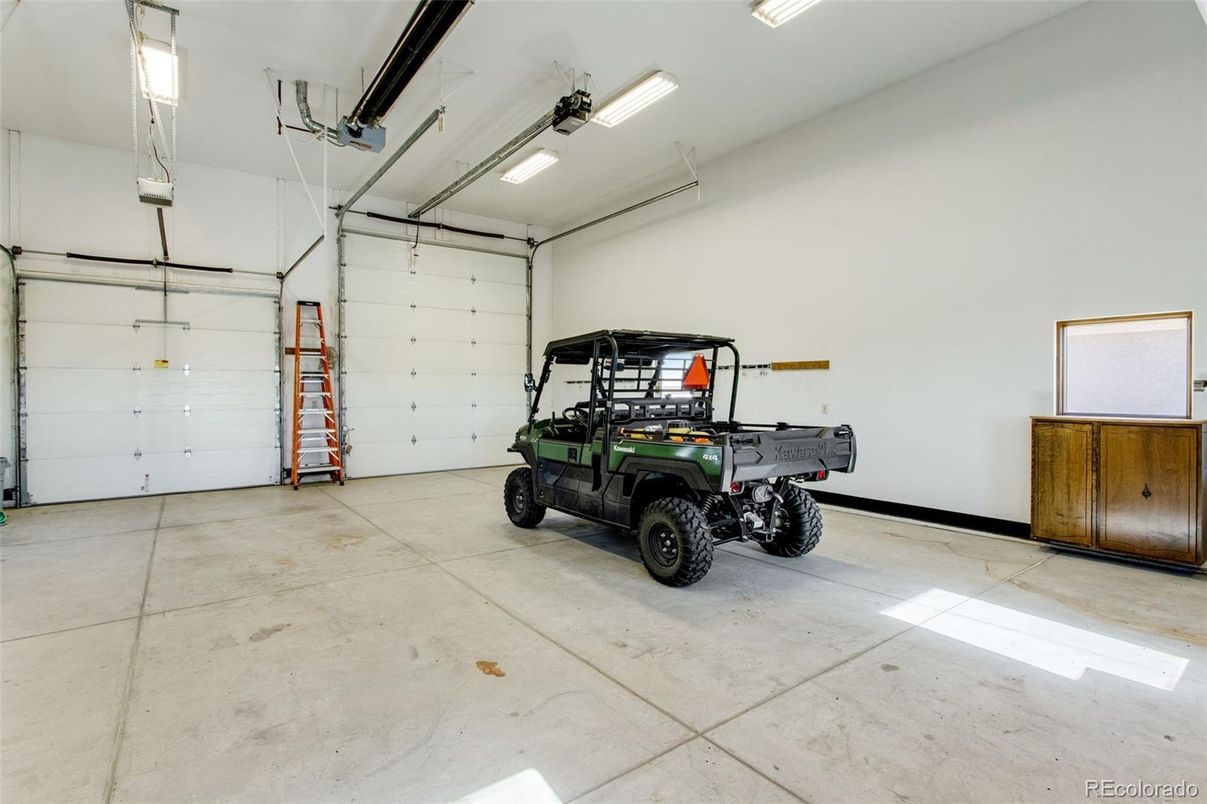 Garage, Interior