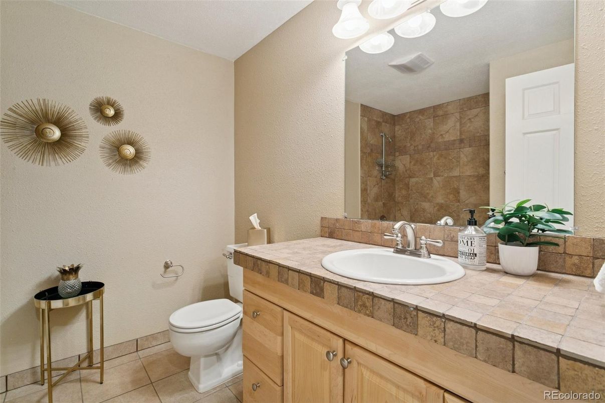 Bathroom, Interior, Tile Countertops