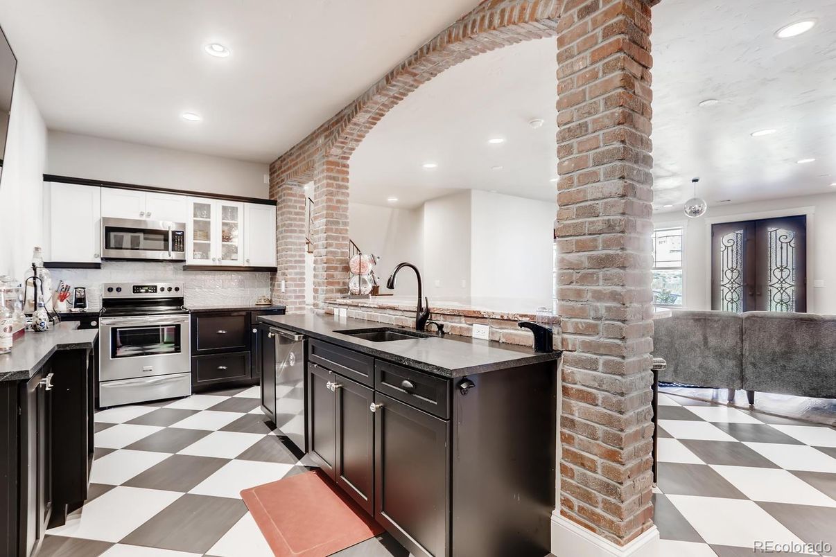 Interior, Kitchen, Pendant Lights, Recessed Lighting, Stainless Steel Appliances