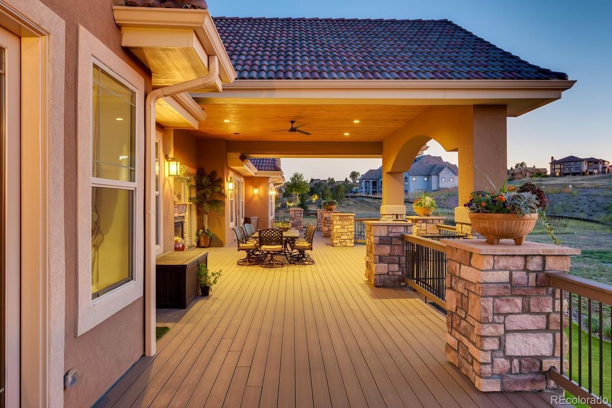 Exterior, Outdoor Kitchen