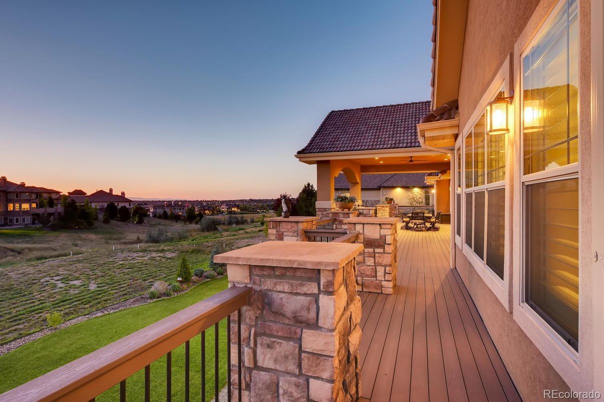 Exterior, Outdoor Kitchen