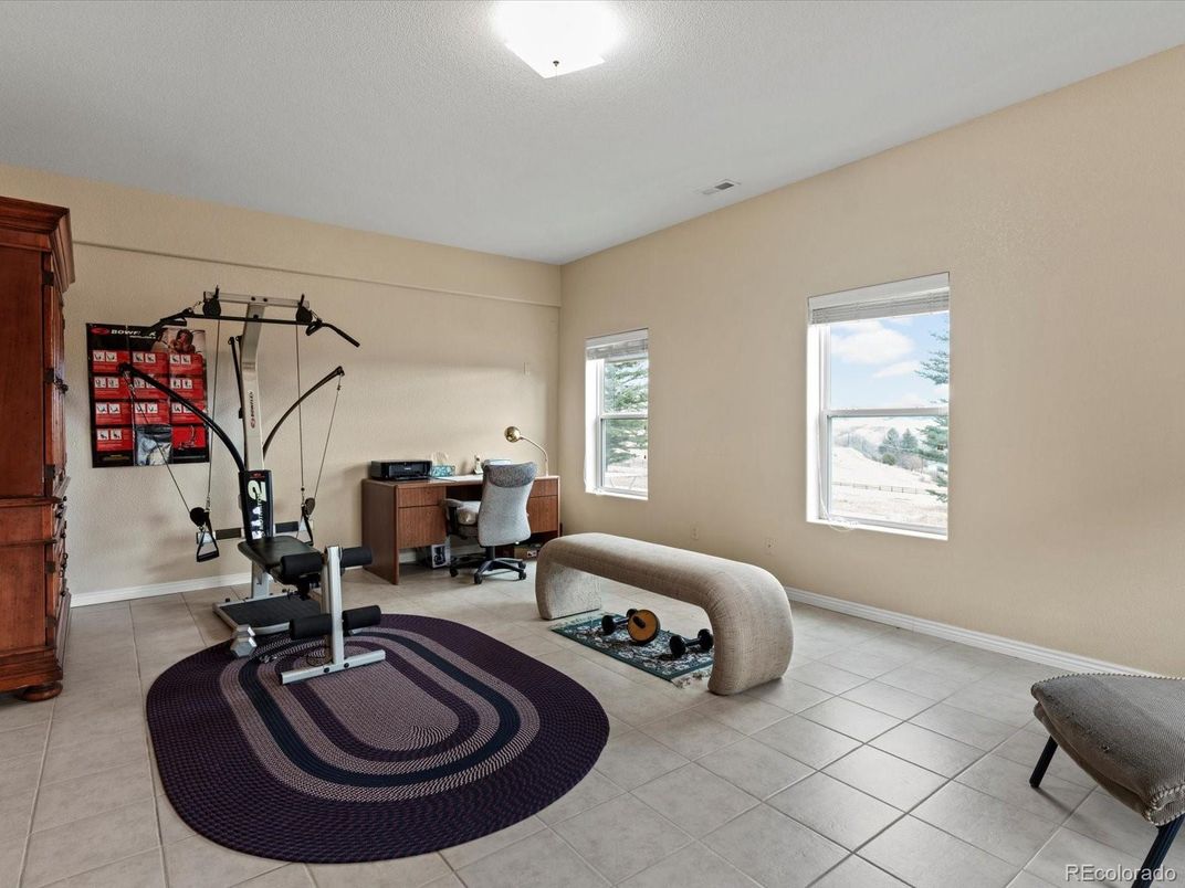 Home Office, Interior