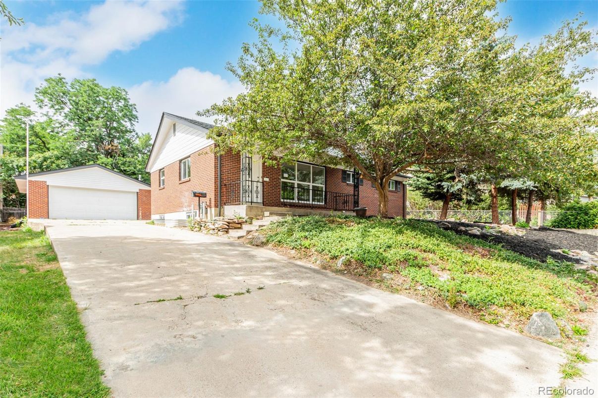 Backyard, Detached Garage, Exterior