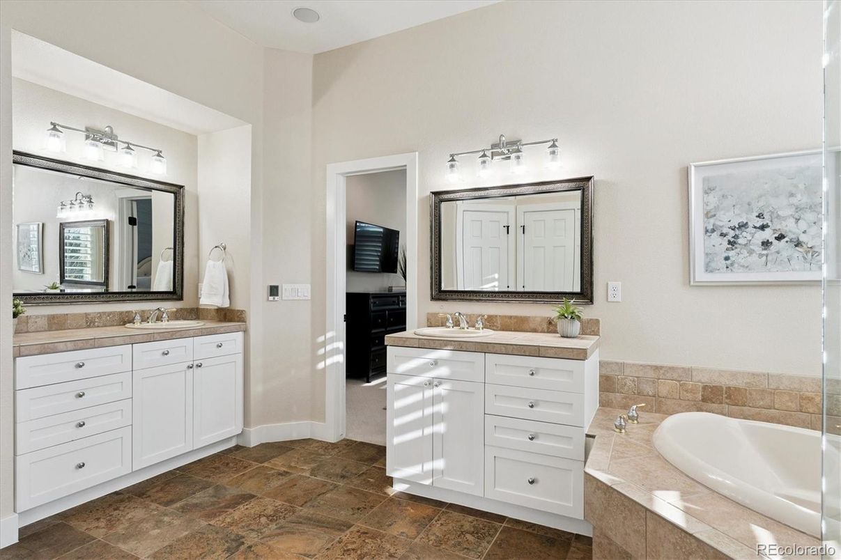 Bathroom, Dual Sink Vanities, Interior