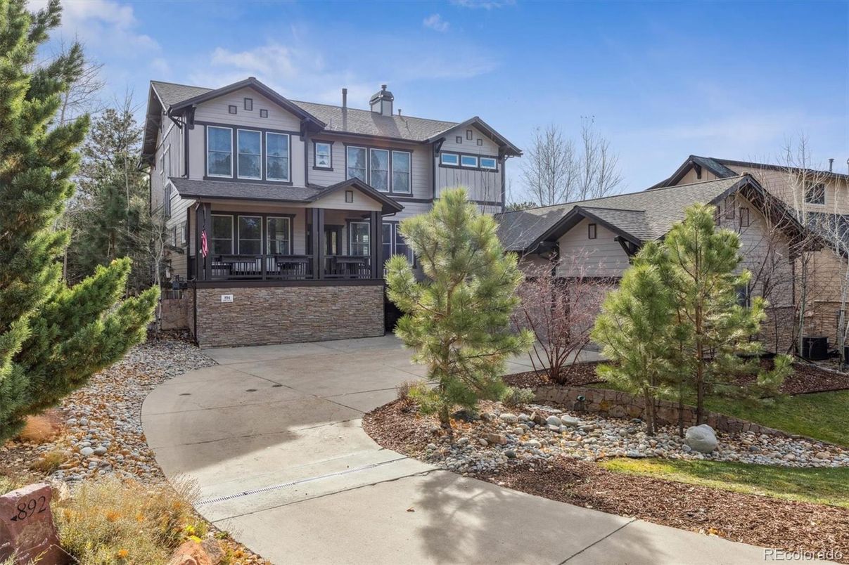 Exterior, Facade, Farmhouse