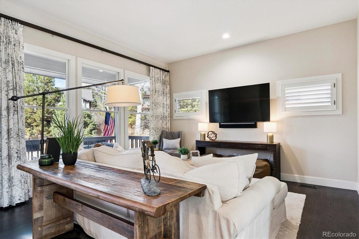 Home Office, Interior, Living room, Recessed Lighting, Wood Texture Flooring