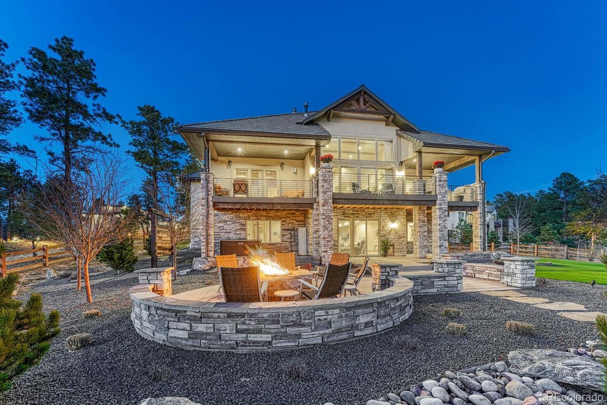 Backyard, Exterior, Facade, Log Home