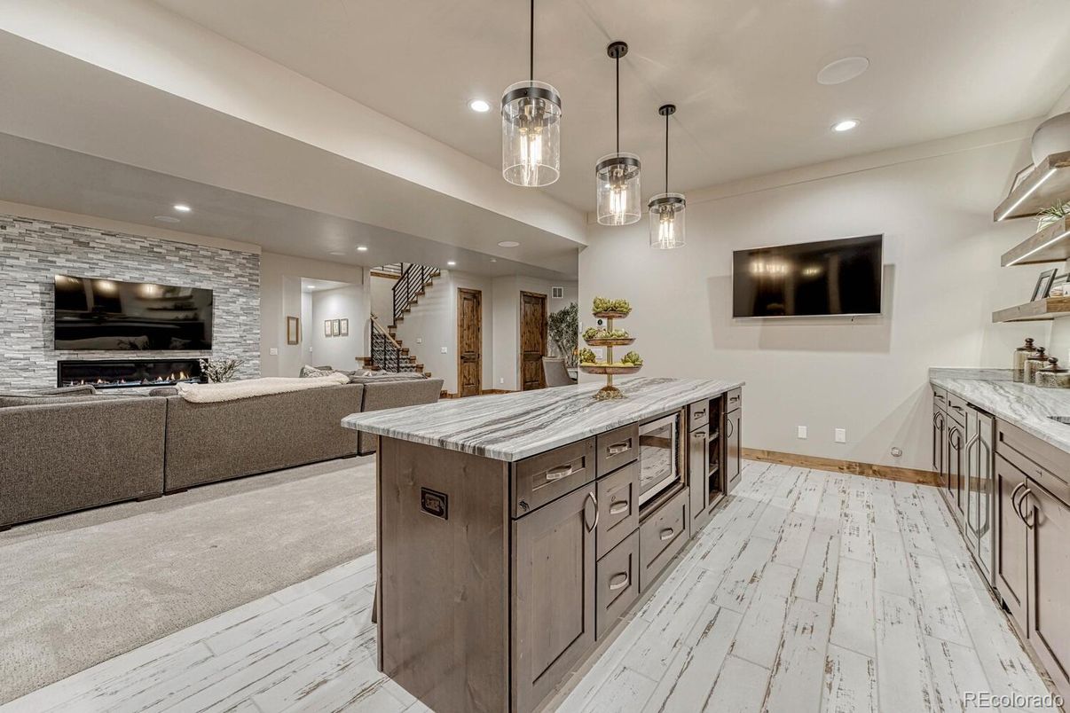 Interior, Kitchen, Living room, Pendant Lights, Recessed Lighting, Stainless Steel Appliances, Wood Texture Flooring