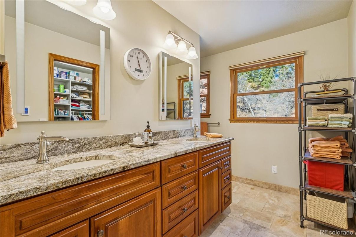 Bathroom, Dual Sink Vanities, Interior