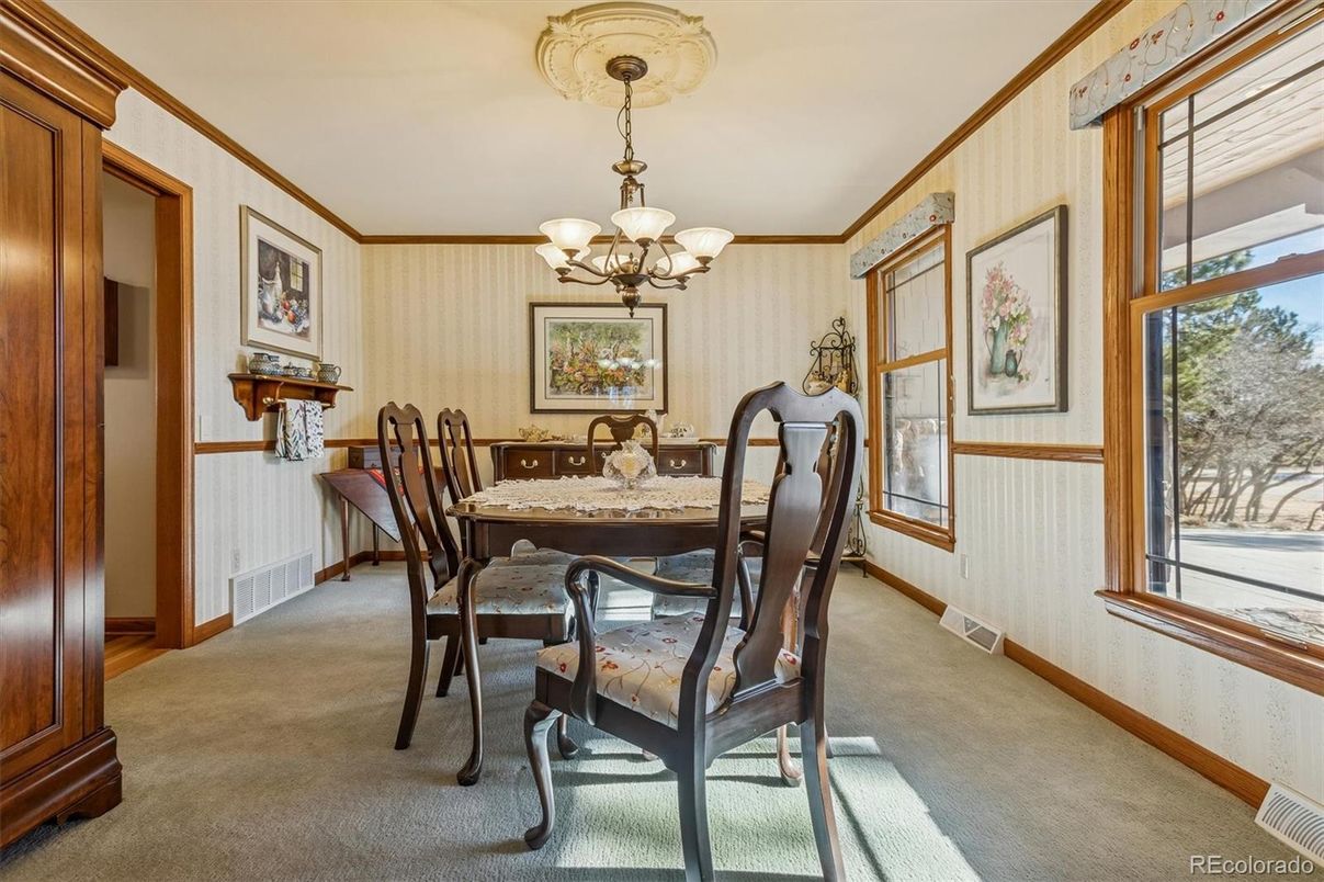 Chandelier, Dining room, Interior