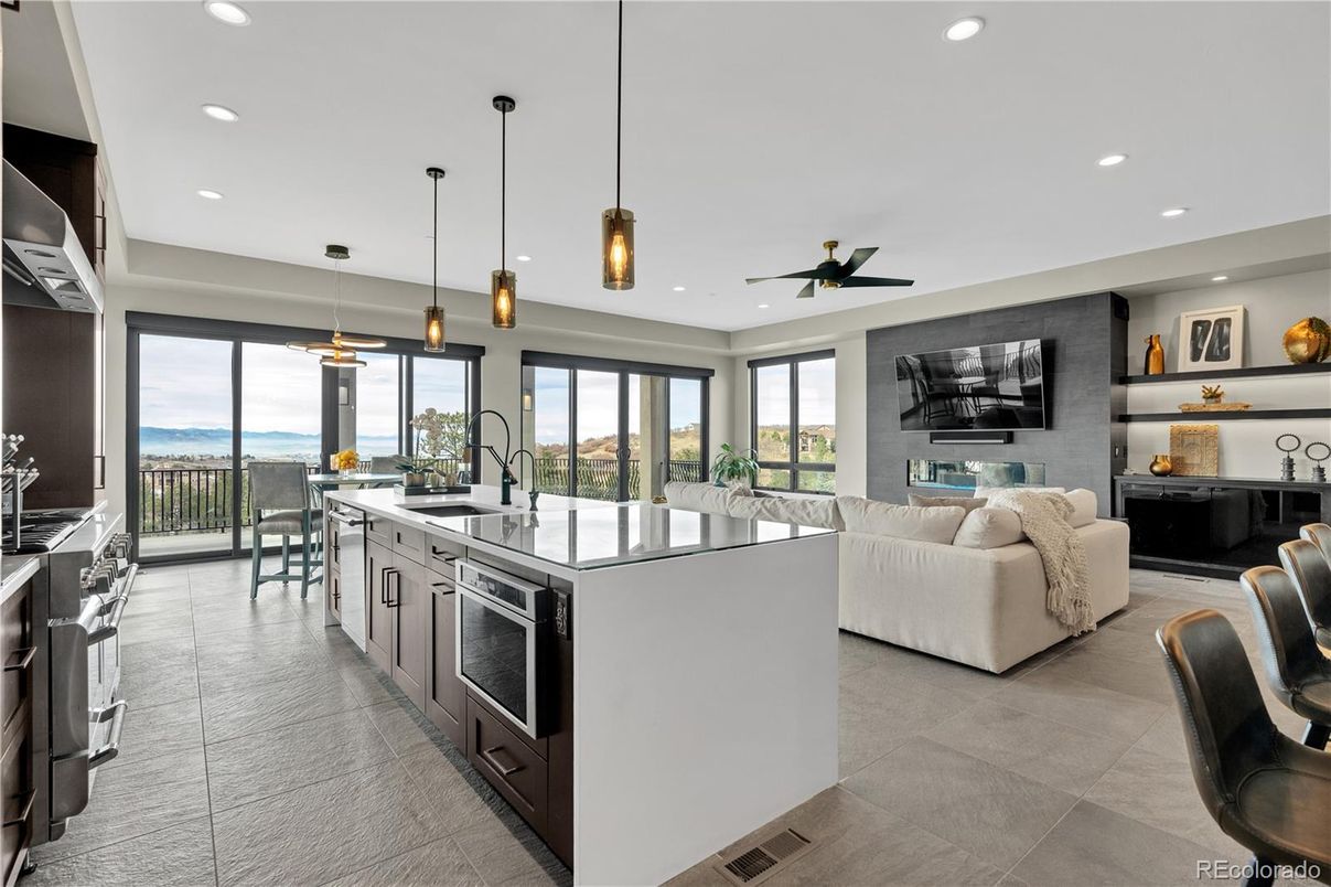 Interior, Kitchen, Living room, Pendant Lights, Recessed Lighting, Stainless Steel Appliances, Water