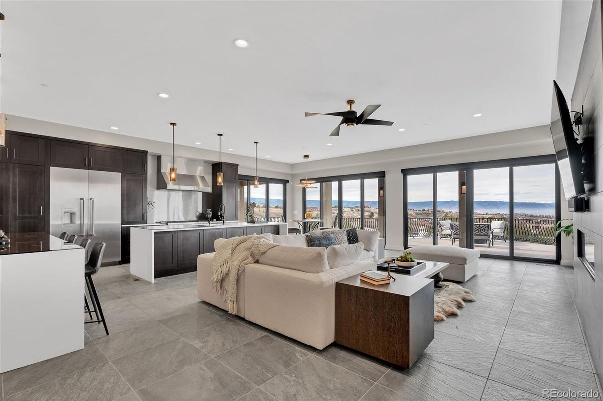 Interior, Kitchen, Living room, Pendant Lights, Recessed Lighting, Stainless Steel Appliances, Water