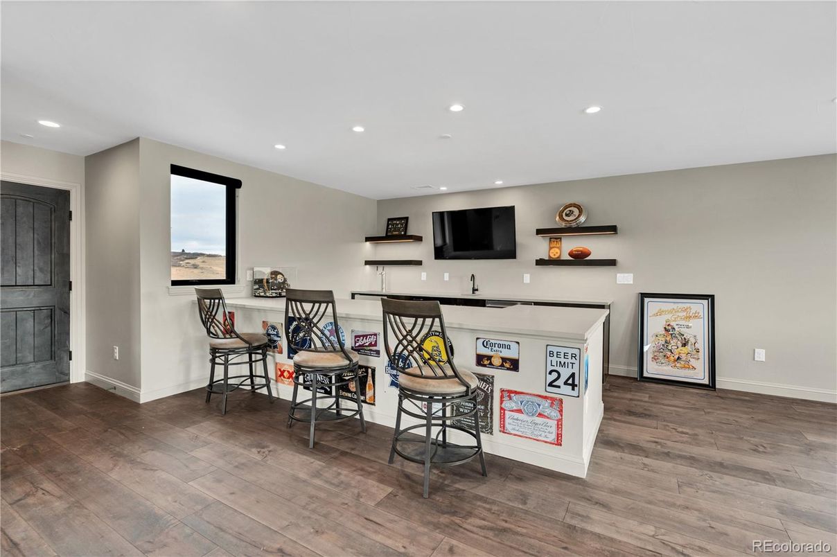 Interior, Recessed Lighting, Wood Texture Flooring