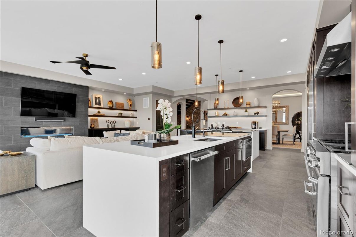 Interior, Kitchen, Living room, Pendant Lights, Recessed Lighting, Stainless Steel Appliances