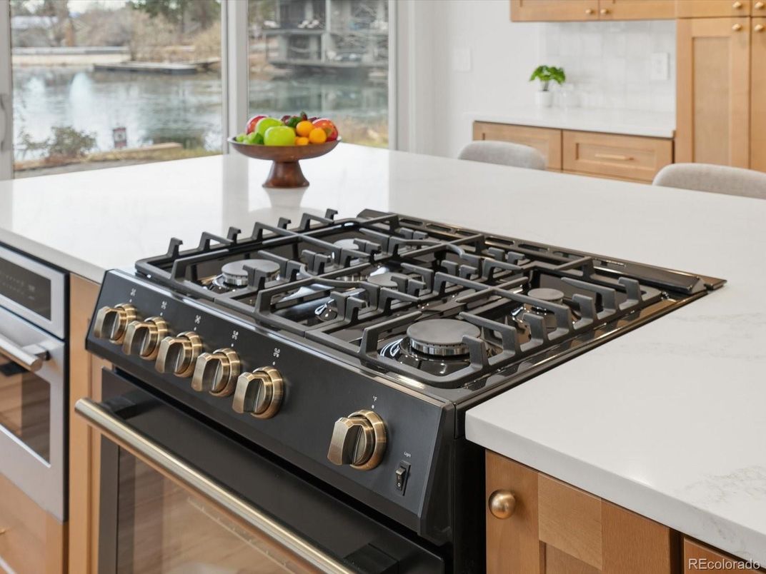 Interior, Kitchen, Stainless Steel Appliances, Water