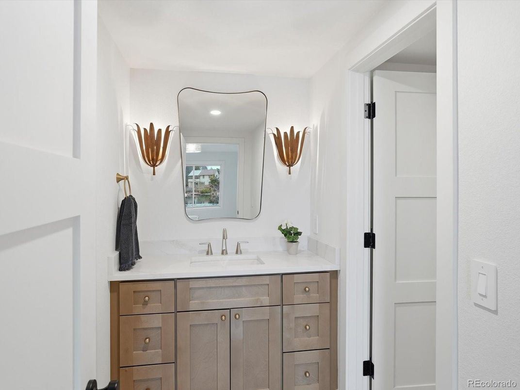 Bathroom, Interior, Recessed Lighting