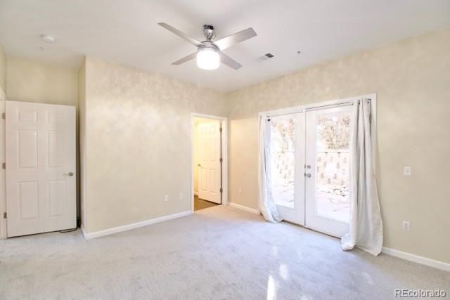 Empty room, Interior