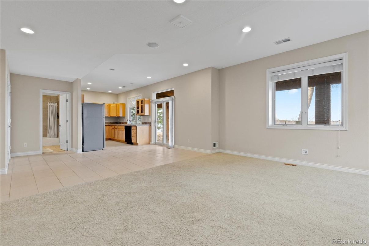 Empty room, Interior, Kitchen, Recessed Lighting