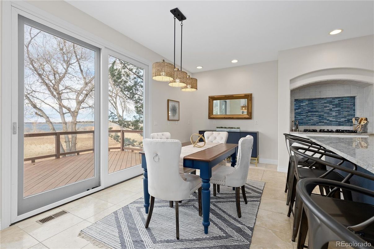 Dining room, Interior, Pendant Lights, Recessed Lighting, Water