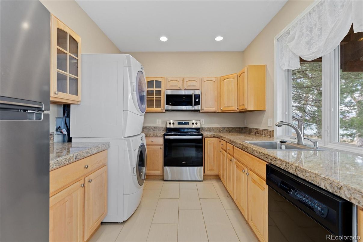 Interior, Kitchen, Recessed Lighting, Washer