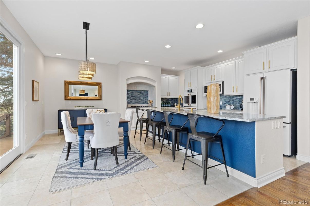 Chandelier, Dining room, Interior, Kitchen, Pendant Lights, Recessed Lighting, Wood Texture Flooring