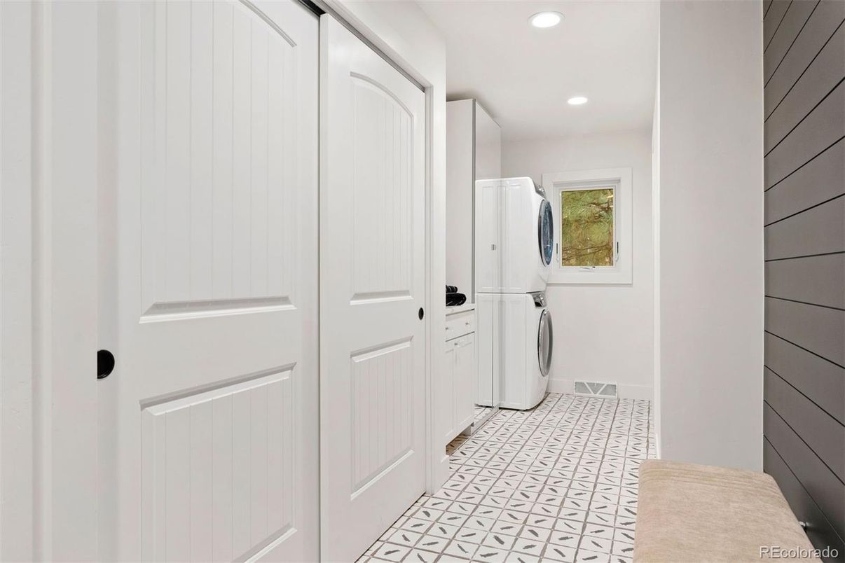 Interior, Recessed Lighting, Washer