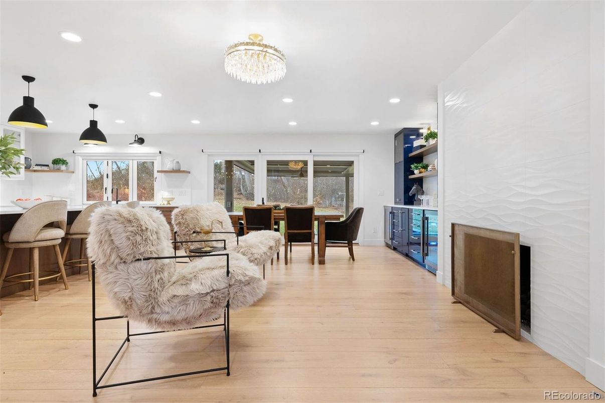 Chandelier, Dining room, Interior, Living room, Recessed Lighting, Wood Texture Flooring