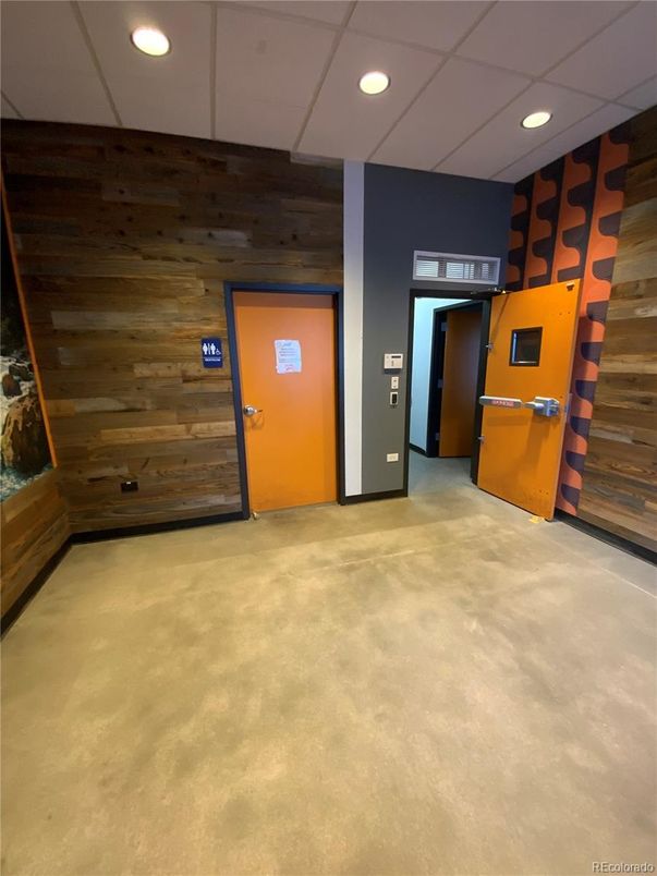 Elevator, Empty room, Interior, Recessed Lighting, Wooden Walls