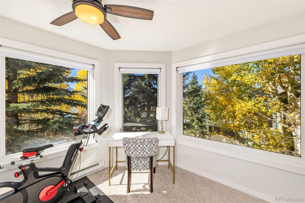 Home Office, Interior