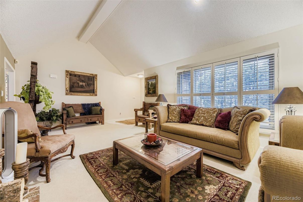 Interior, Living room, Water