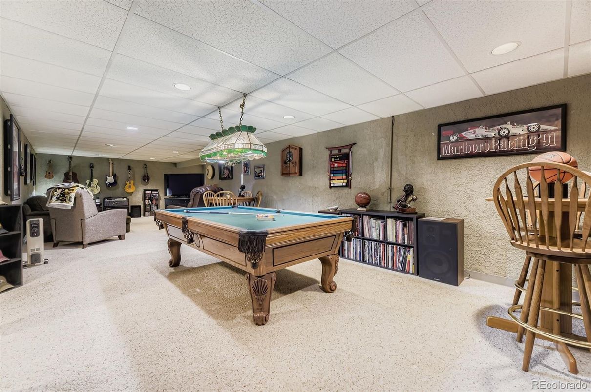 Billiard Table, Game Room, Interior, Recessed Lighting
