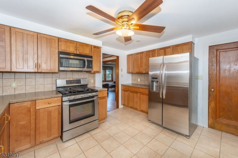 Interior, Kitchen, Stainless Steel Appliances