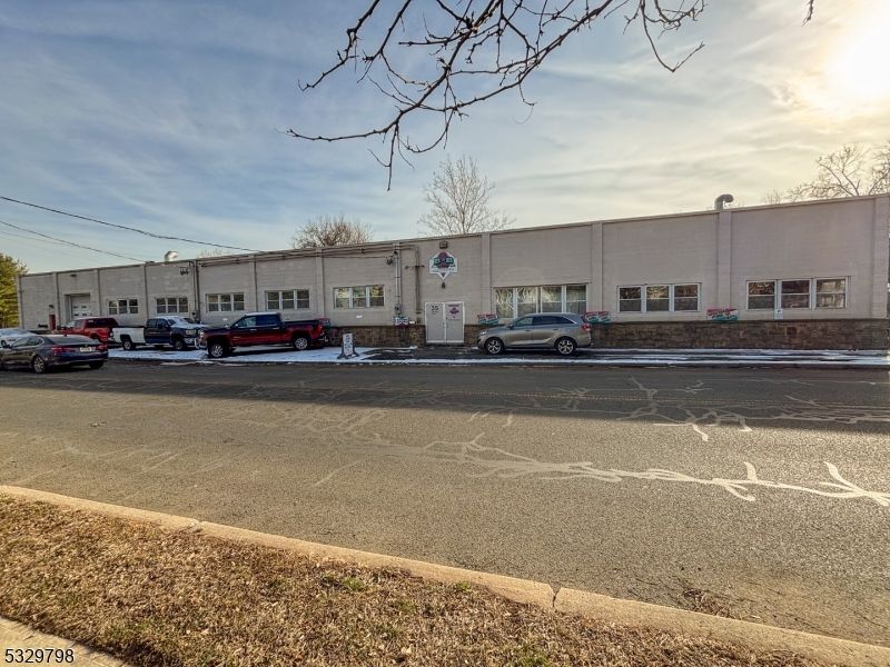 Exterior, Facade, None