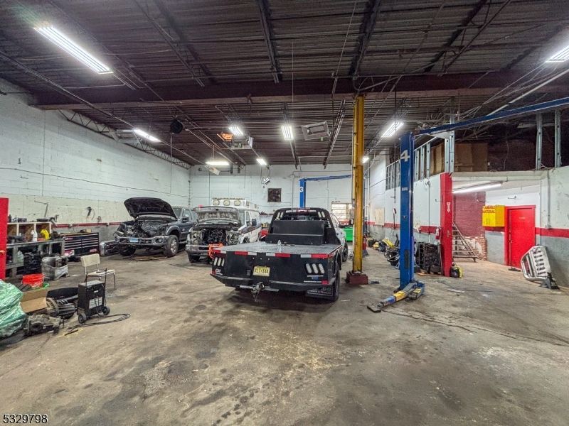 Garage, Interior