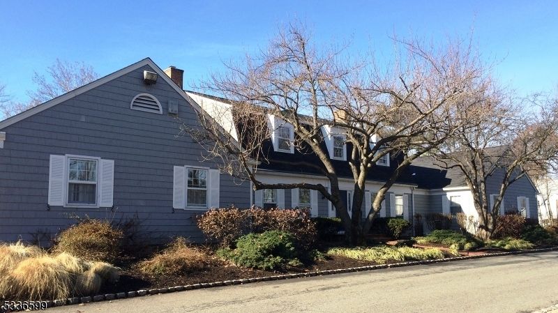Exterior, Facade, Queen Anne Victorian