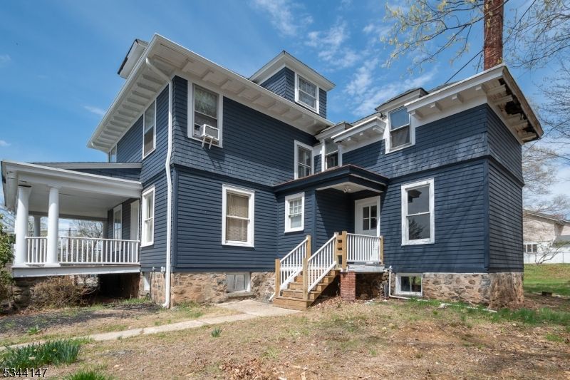 Exterior, Facade, American Craftsman