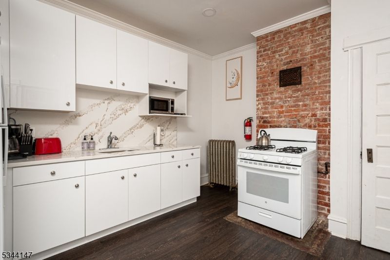 Interior, Kitchen, Stone Walls, Wood Texture Flooring