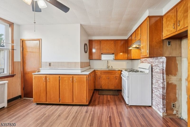 Interior, Kitchen, Wood Texture Flooring