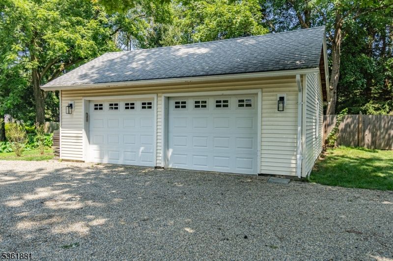 Detached Garage, Exterior