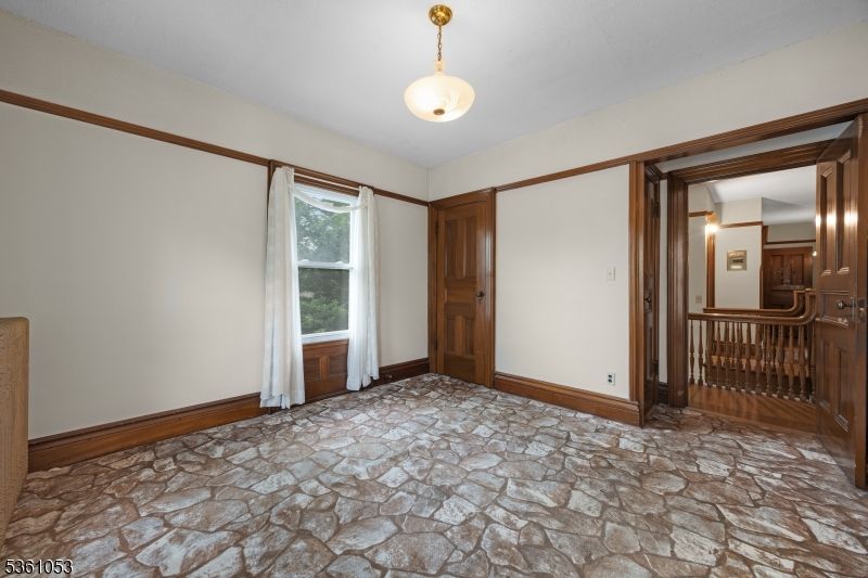 Empty room, Interior, Pendant Lights