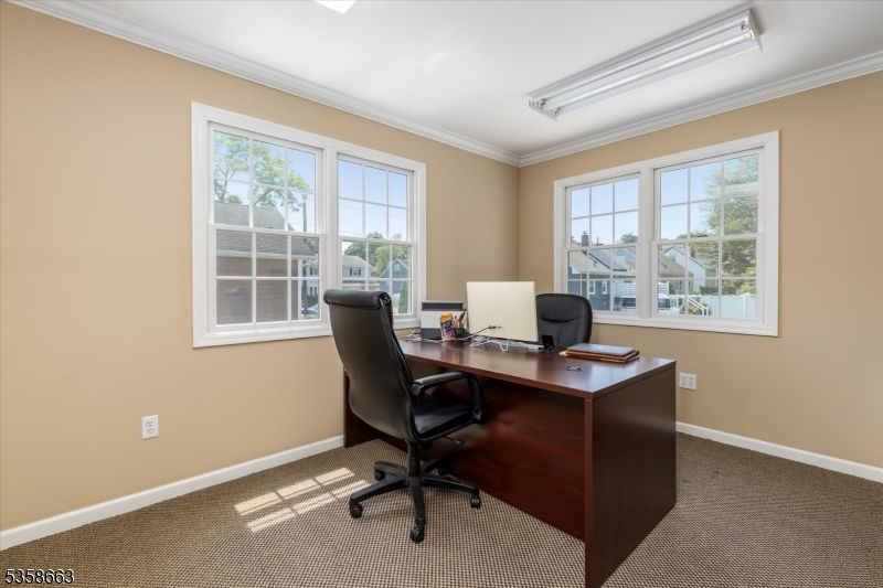 Home Office, Interior